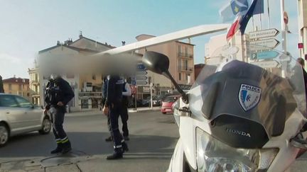 Attaque au couteau à Cannes : des policiers visés, ce que l'on sait (FRANCE 3)