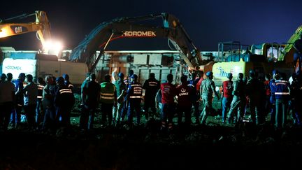 Vingt-quatre personnes ont été tuées et&nbsp;124 blessées, le 8 juillet 2018, dans le déraillement d'un train de passagers dans la région de Tekirdag en Turquie. (OSMAN ORSAL / REUTERS)