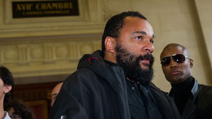 Dieudonn&eacute;, au tribunal de Paris, le 19 octobre 2012. (MAXPPP)