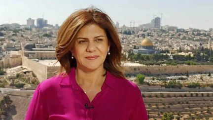 La journaliste&nbsp;Shireen Abu Akleh était une figure de la chaîne panarabe Al-Jazeera, pour laquelle elle couvrait le conflit israélo-palestinien. (AL JAZEERA / AFP)