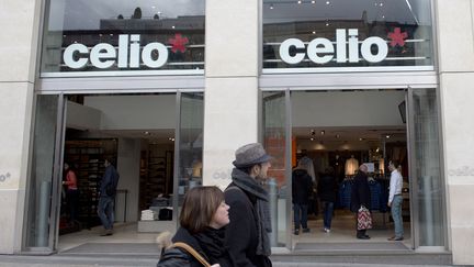 Un magasin Célio, à Paris, le 15 février 2015. (ALAIN JOCARD / AFP)