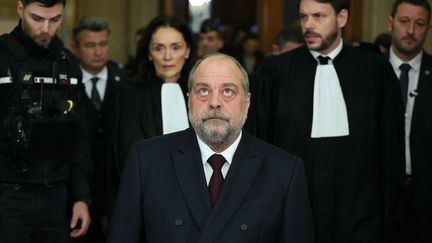 Eric Dupond-Moretti, le ministre de la Justice, à la sortie de son procès, le 29 novembre 2023. (ALAIN JOCARD / AFP)