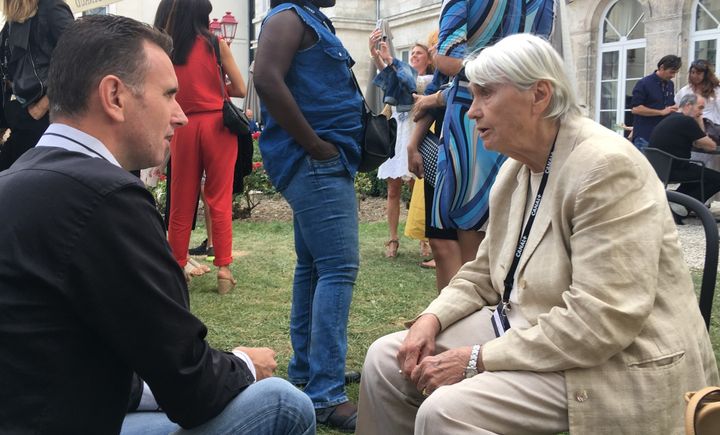 Micheline Pialat avec un cinéphile, Angoulême 2018
 (Jacky Bornet / Culturebox)