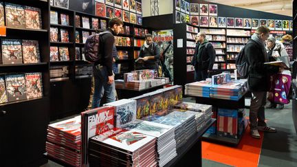 Des visiteurs au festival de bande dessinée d'Angoulême (Charente), le 30 janvier 2015. (PIERRE DUFFOUR / AFP)