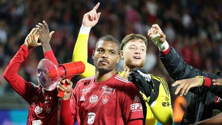 Les joueurs de Brest savourent après leur victoire face à Lyon, le 23 septembre 2023. (AFP)