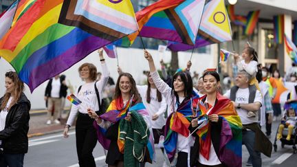 Des participantes à la parade de la Tokyo Rainbow Pride, le 23 avril 2023 à Tokyo (Japon). (STANISLAV KOGIKU / APA-PICTUREDESK VIA AFP)