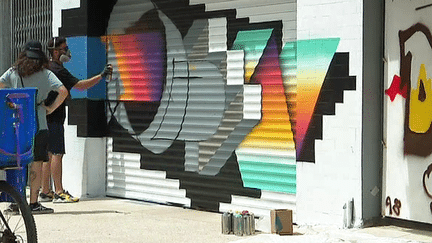 Une trentaine de graffeurs a redonné des couleurs aux façade de la rue du faubourg Courreau de Montpellier
 (France 3 / Culturebox )