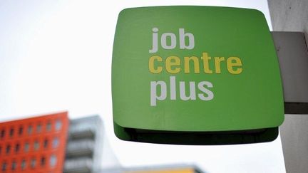 Enseigne d'une agence de travail «Job Centre Plus», à Londres (Grande-Bretagne). (AFP PHOTO / BEN STANSALL )