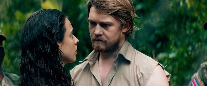 Les acteurs Margaret Qualley et&nbsp;Joe Alwyn dans "Stars at Noon" de Claire Denis, en compétition officielle du 75e Festival de Cannes. (ALLOCINE / CURIOSA)