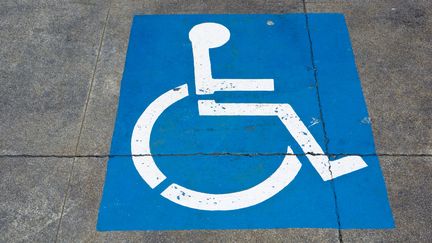 Toulouse : une association lutte pour défendre les places de stationnement pour handicapés