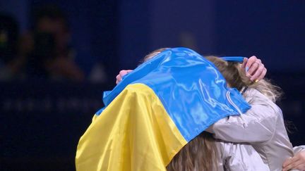 Paris 2024 : l'équipe féminine de sabre a remporté la première médaille d'or ukrainienne (France 2)