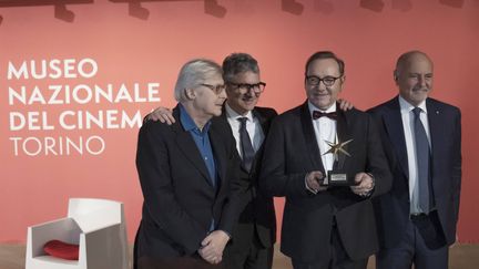 Kevin Spacey reçoit le prix de "L'étoile" à Turin, le 16 janvier 2023. (RENATO VALTERZA/AGF/SIPA / SIPA)