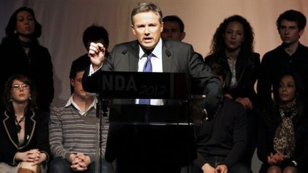 Le leader du parti "Debout la République", Nicolas Dupont-Aignan lors du congrès de son parti, le 21 novembre 2010 à Paris. (AFP PHOTO FRANCOIS GUILLOT)