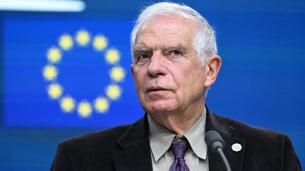 Le chef de la diplomatie européenne, Josep Borrell, lors d'une conférence de presse, à Bruxelles, le 13 novembre 2023. (DURSUN AYDEMIR / ANADOLU / AFP)