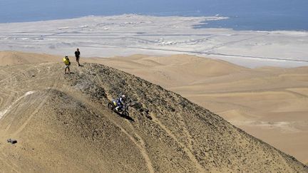 Cyril Despres entame la descente vers Iquique