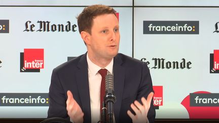 Clément Beaune, secrétaire d'État aux Affaires européennes, invité de franceinfo et France Inter, le 28 février 2021. (CAPTURE ECRAN / FRANCEINFO)