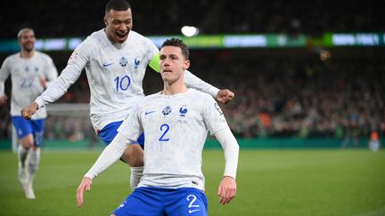 Benjamin Pavard a marqué le but de la victoire de l'équipe de France face à l'Irlande à Dublin, le 27 mars 2023. (FRANCK FIFE / AFP)