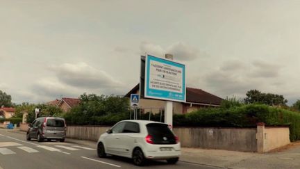 Covid-19 : des panneaux publicitaires anti-vaccin font polémique à Toulouse