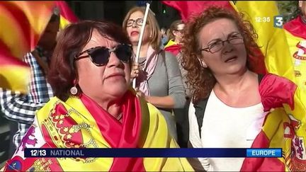 Espagne : les partisans de l'union manifestent à Barcelone