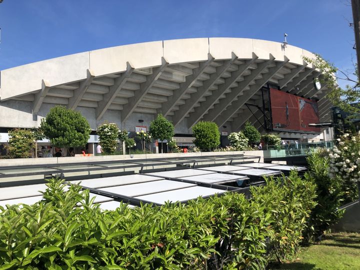 Le court Suzanne-Lenglen à&nbsp;Roland Garros. (EMMA SARANGO / RADIO FRANCE)