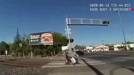 Etats-Unis : une policière héroïque sauve la vie d’une personne handicapée