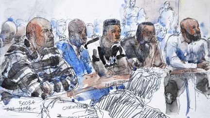 Les rappeurs Booba (à gauche) et Kaaris (à droite) devant le tribunal correctionnel de Créteil, le 6 septembre 2018. (BENOIT PEYRUCQ / AFP)