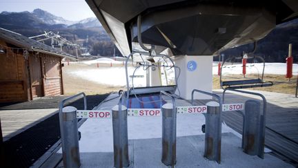 La station de Serre-Chevalier, dans les Hautes-Alpes, le 25 novembre 2020. (THIBAUT DURAND / HANS LUCAS VIA AFP)