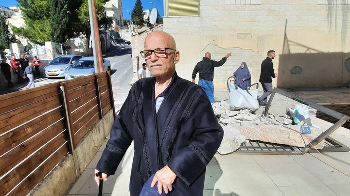 Abou Ahmad, habitant du quartier arabe de Tsur Baher, à Jérusalem-Est, assure que depuis le 7 octobre les actes de vengeance se sont multipliés. (GILLES GALLINARO / RADIO FRANCE)