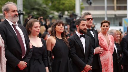 Outre Nadia Tereszkiewicz, la réalisatrice Stéphanie Di Giusto a réuni un casting de choc pour son film "Rosalie" : on peut voir ici Gustave Kerven, Anna Biolay (fille de Benjamin Biolay et Chiara Mastroianni), la chanteuse et actrice Juliette Armanet, Guillaume Gouix et Benjamin Biolay, ainsi que Benoît Magimel, absent de la photo. (MIKE COPPOLA / GETTY IMAGES EUROPE)