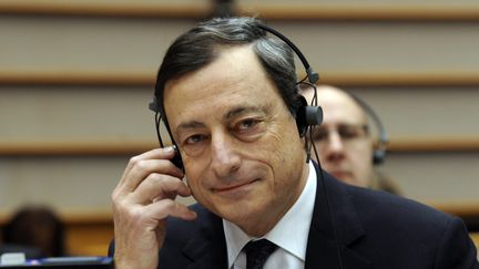 Le pr&eacute;sident de la Banques centrale europ&eacute;enne Mario Draghi au Parlement europ&eacute;en &agrave; Bruxelles (Belgique), le 1er d&eacute;cembre 2011.&nbsp; (THIERRY CHARLIER / AFP)