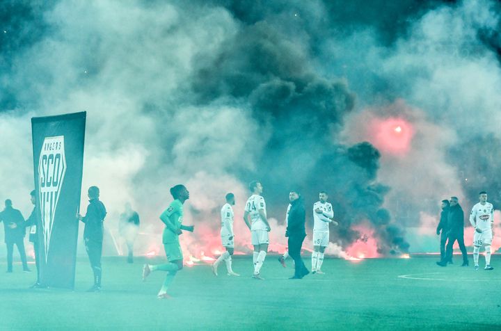 The kickoff of the match against SCO Angers, Friday, October 22, had been delayed due to overflows in the stands.  (PHILIPPE DESMAZES / AFP)