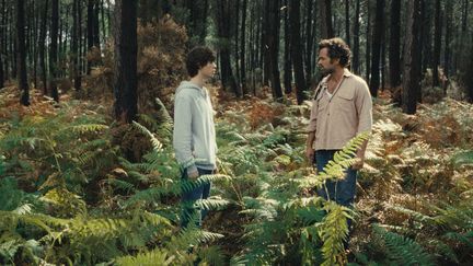 Paul Kircher et Romain Duris dans "Le Règne animal". (NORD-OUEST FILMS - STUDIOCANAL - FRANCE 2 CINÉMA - ARTÉMIS PRODUCTIONS)