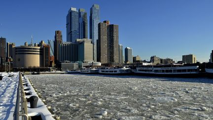 L'Hudson River gel&eacute;e par la glace &agrave; New York (Etats-Unis) le 11 f&eacute;vrier 2014. (MAXPPP)