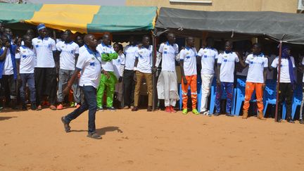 D'anciens jihadistes de Boko Haram terminent un programme de déradicalisation et de formation professionnelle, à Goudoumaria au Niger, le 7 décembre 2019. (BOUREIMA HAMA / AFP)