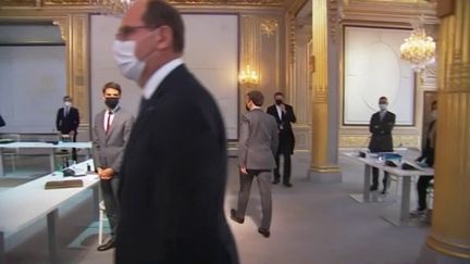 Élysée : de nouveau un conseil des ministres en présentiel