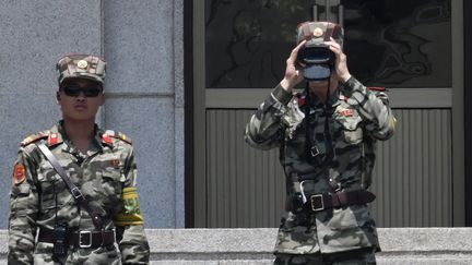 Des soldats sud-coréens près de la zone démilitarisée entre les deux Corées, le 12 juin 2019.&nbsp; (JUNG YEON-JE / AFP)