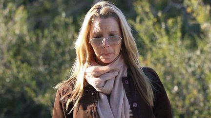 Et pendant ce temps l&agrave;, Lisa Kudrow se rend chez le coiffeur. Ouep, il &eacute;tait temps... (WENN / SIPA)