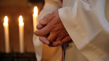 Église: le mariage des prêtres fait débat