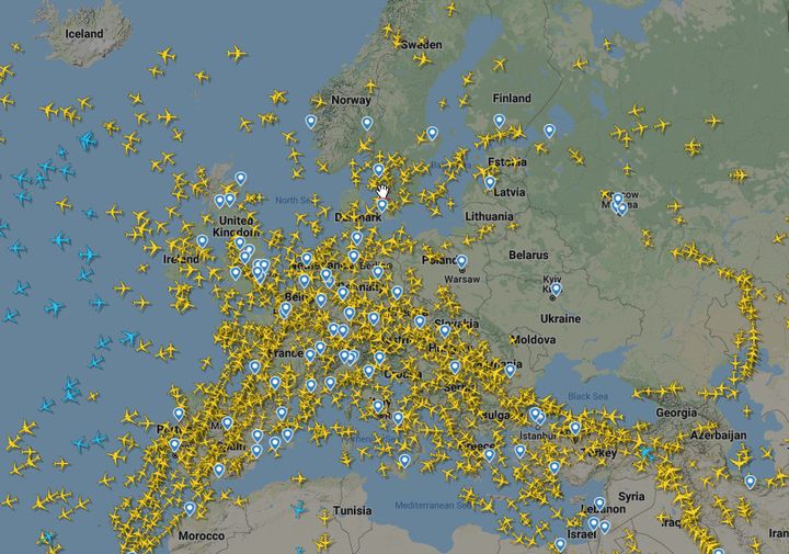 Capture d'écran du site flightradar24.com, le 27 février 2022 à 14h25. (flightradar24.com)