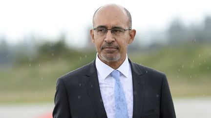 Harlem D&eacute;sir, le secr&eacute;taire d'Etat aux Affaires europ&eacute;ennes,&nbsp;sur la base militaire de Villacoublay (Yvelines), le 7 juin 2014.&nbsp; (BERTRAND GUAY / AFP)