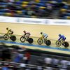 Des cyclistes participent à&nbsp;l'épreuve de keirin dans le cadre de la&nbsp;Coupe du monde de la discipline, le 16 janvier 2016 à Hong Kong. (BOBBY YIP / REUTERS)