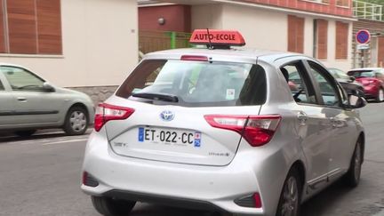 Automobile : l’automatique fait des adeptes (France 2)