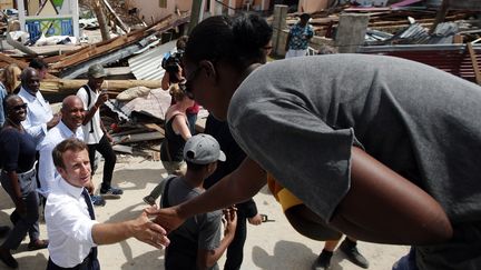 Le président Emmanuel Macron lors d'une visite à Saint-Martin, aux Antilles, le 12 septembre 2017. (CHRISTOPHE ENA / POOL)