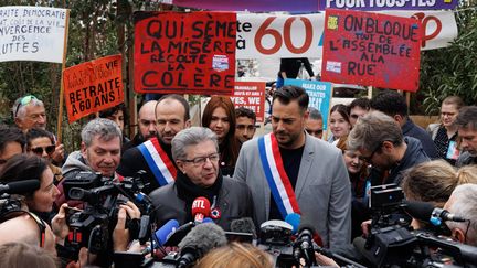 Jean-Luc Mélenchon et des élus LFI lors de la manifestation à Marseille (Bouches-du-Rhône) contre la réforme des retraites, le 23 mars 2023 (GILLES BADER / LE PICTORIUM / MAXPPP)