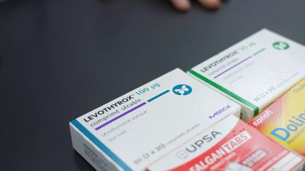 Médicaments : pourquoi les Français en consomment-ils trop ?