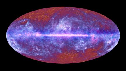 L'univers tel qu'il &eacute;tait 380 000 ans apr&egrave;s le Big Bang, d'apr&egrave;s les donn&eacute;es du satellite Planck. (HO / ESA/LFI & HFI CONSORTIA)