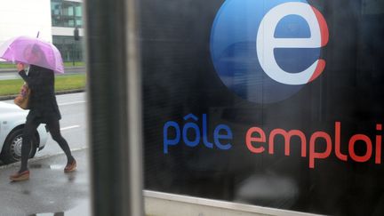 Une agence P&ocirc;le emploi &agrave; Brest (Finist&egrave;re), le 24 septembre 2012. (FRED TANNEAU / AFP)