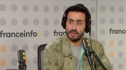 Jonathan Cohen, comédien, joue le rôle dans "Le Flambeau". (FRANCEINFO / RADIO FRANCE)