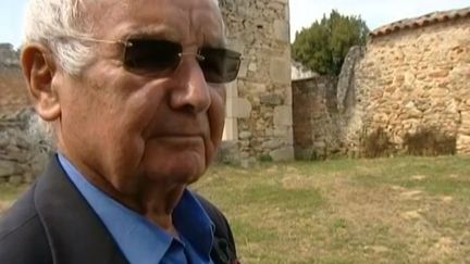 Robert H&eacute;bras,&nbsp;survivant du massacre d'Oradour-sur-Glane (Haute-Vienne), lors d'une interview &agrave; France 3, en septembre 2013. (FRANCE 3 / FRANCETV INFO)