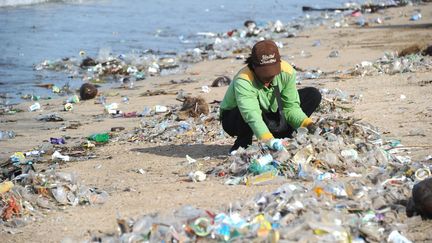 Environnement : l'Indonésie renvoie ses déchets plastiques à la France